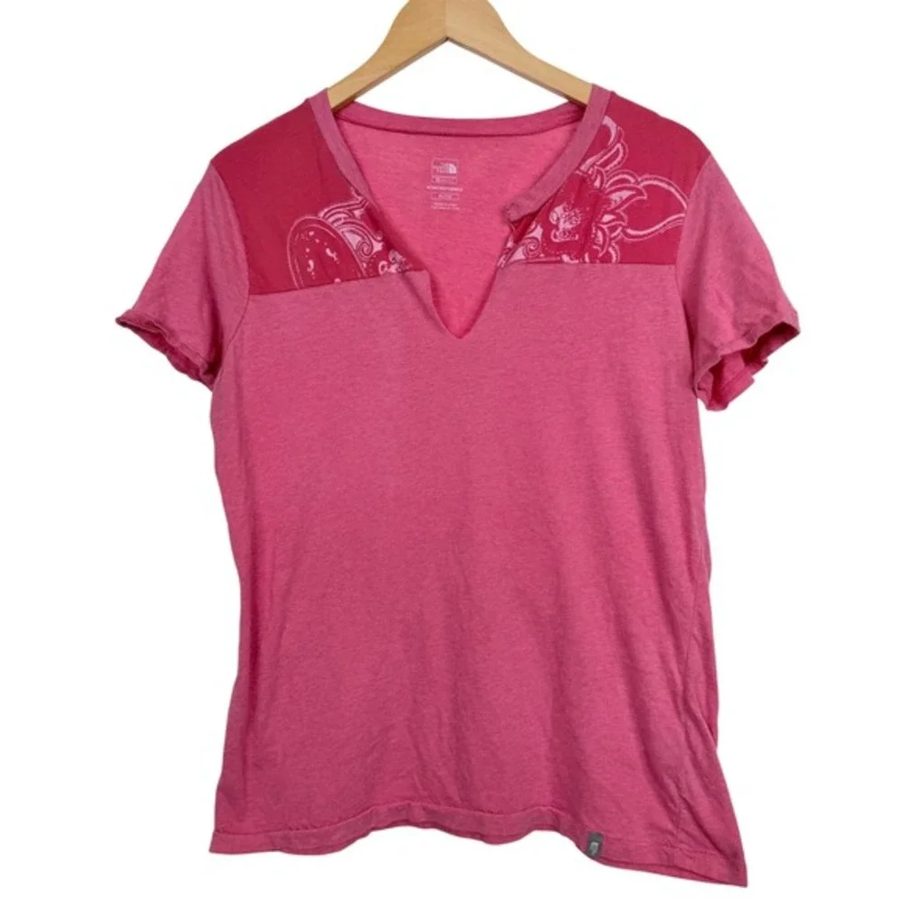 The North Face‎ T-Shirt Women XL Pink Short Sleeve Split Neck Cotton Paisley - Picture 2 of 7